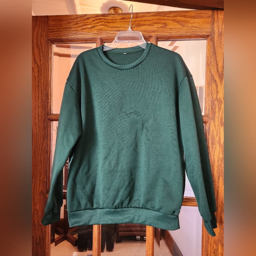 🏖Classic Green Men's Sweater